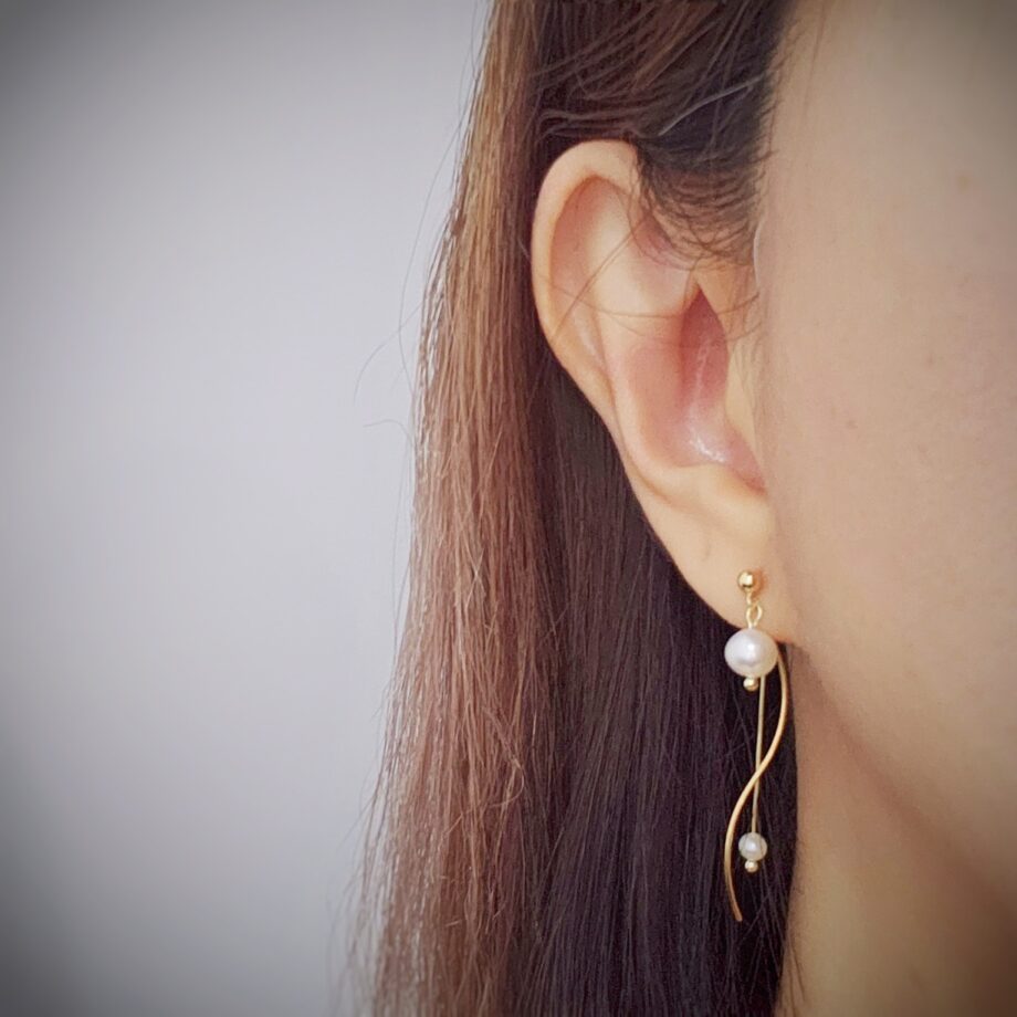 Single Earring | Stud Pearl Drop Wave