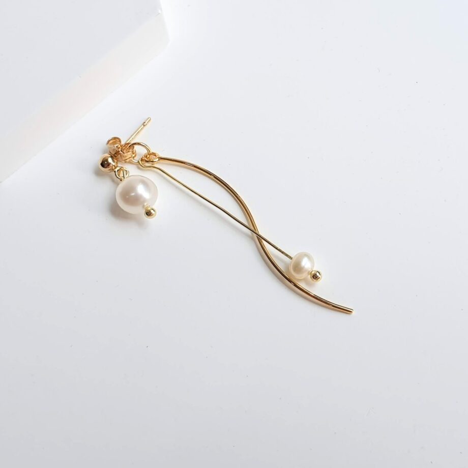 Single Earring | Stud Pearl Drop Wave