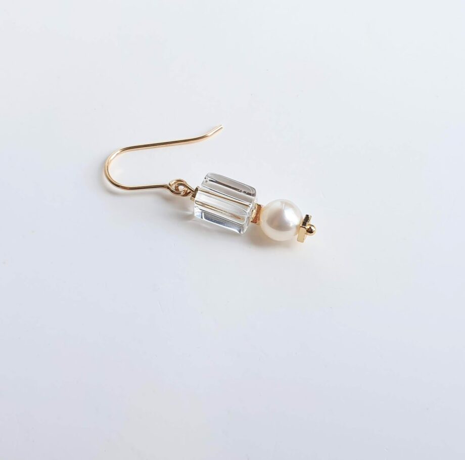 Single Earring Hook Clear Quartz+Pearl