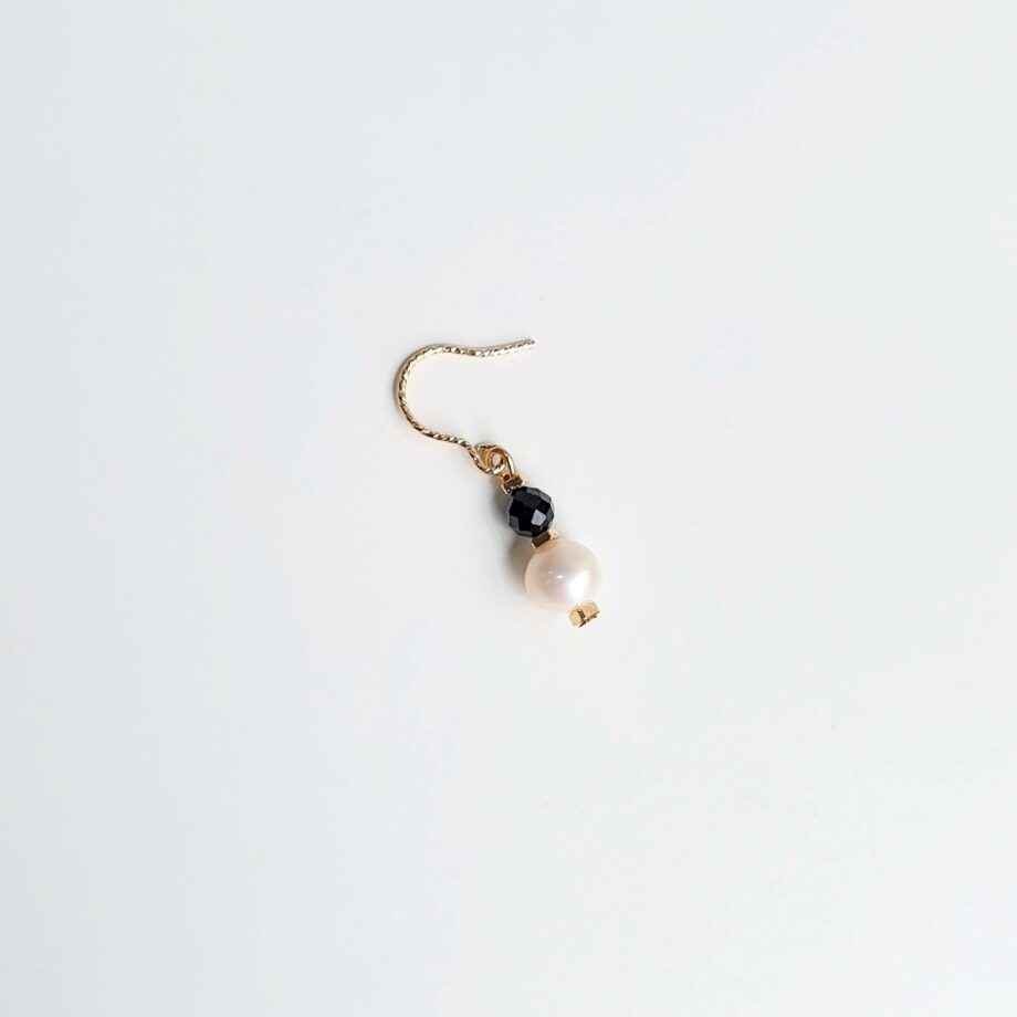 Single Earring Hook Black Spinel+Pearl - 1