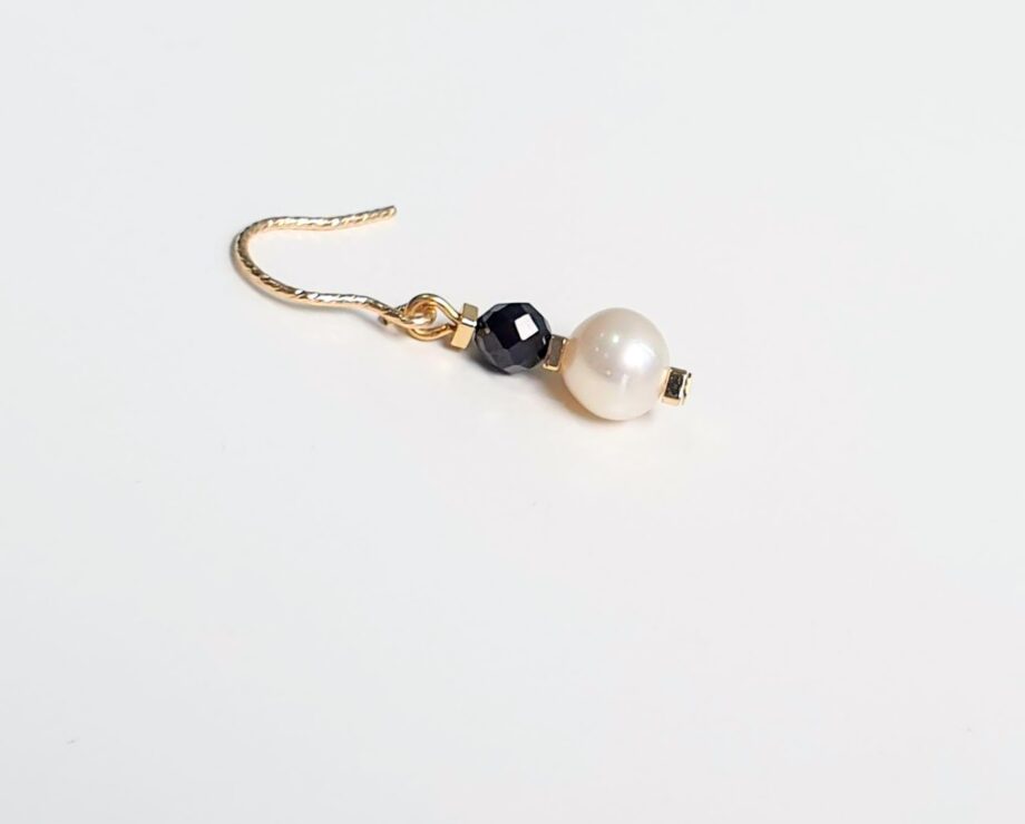Single Earring Hook Black Spinel+Pearl - 1